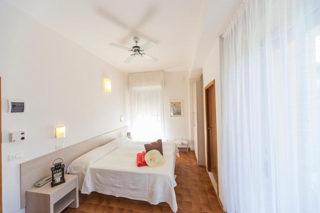 Hotel Adler Габічче-Маре Номер фото