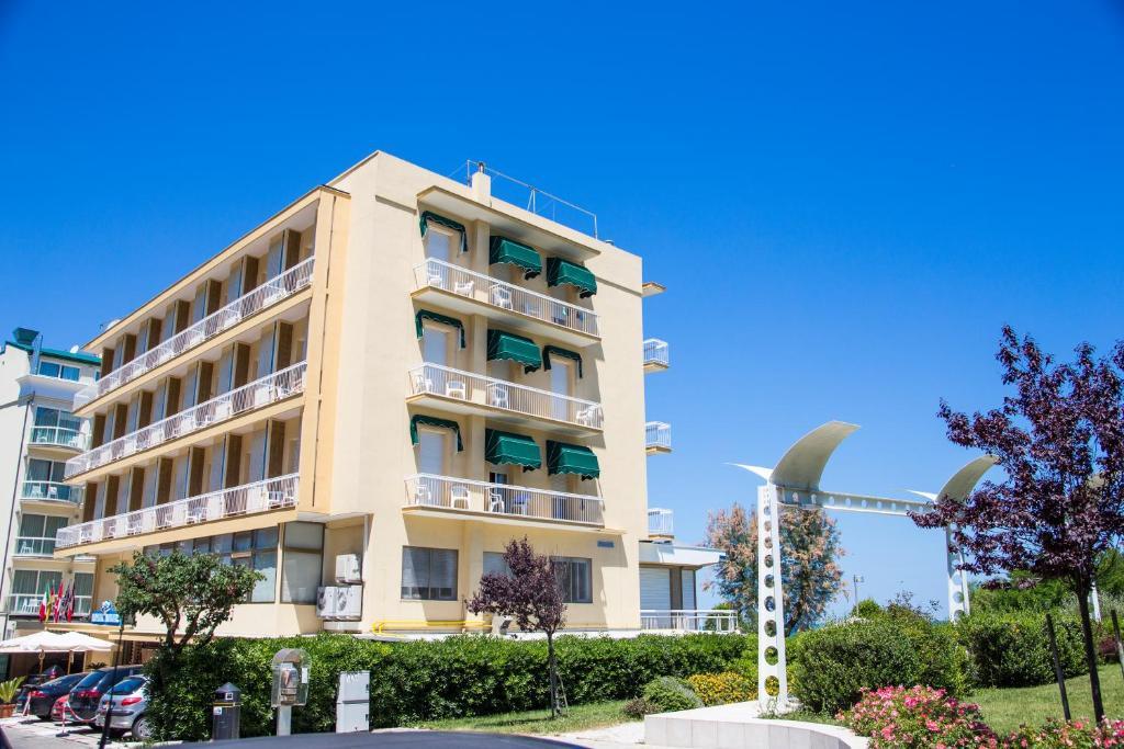Hotel Adler Габічче-Маре Екстер'єр фото